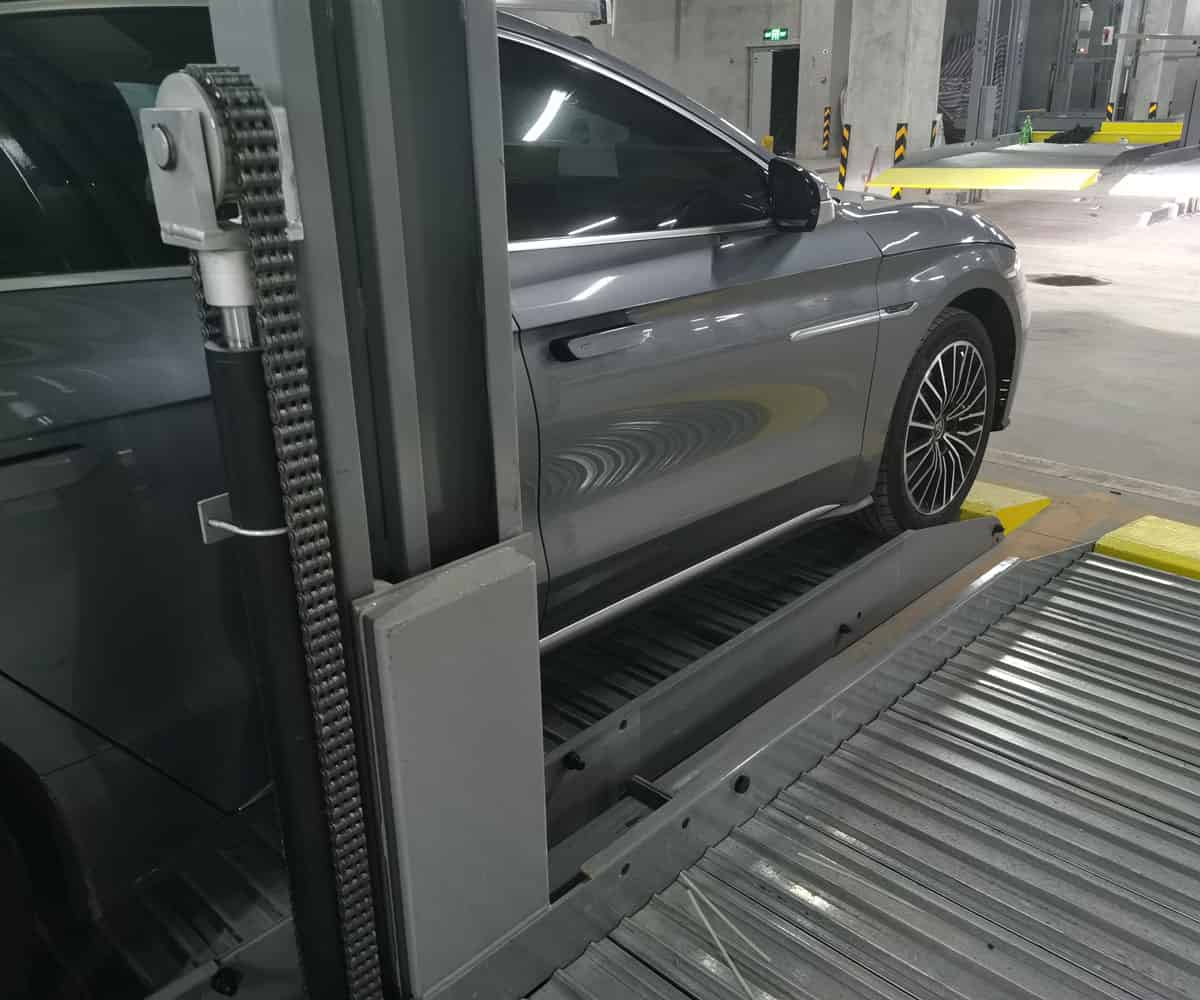 四川省四柱簡(jiǎn)易類(lèi)立體車(chē)庫(kù)停車(chē)設(shè)備二手